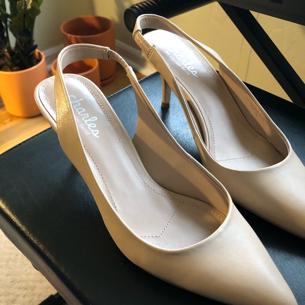 Charles David Nude “Amy” Slingback Pumps.  Size 7.5